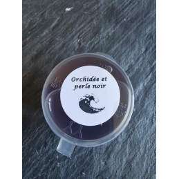 Orchidée et perle noir